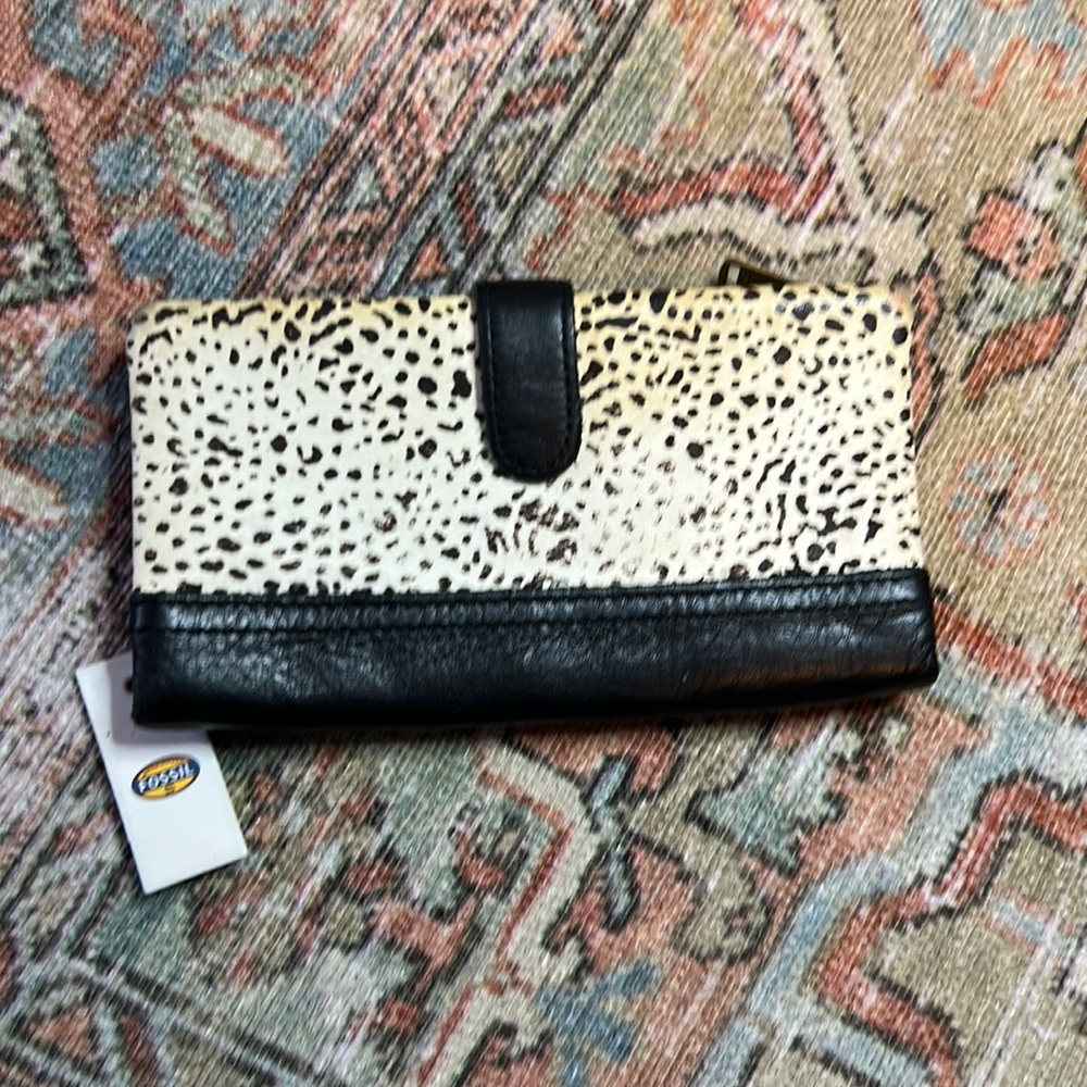 NWT Fossil Leather Clutch Wallet Animal Print
